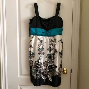 LE CHATEAU Semi-Formal Floral A-line Dress Size L with Pockets